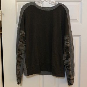 Sundry camo sweatshirt